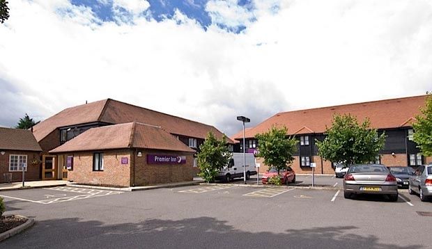 Premier Inn Aylesbury Exterior foto